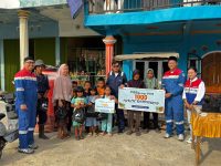 Ramadan Penuh Kepedulian, PGE Lumut Balai Berbagi 1.000 Takjil untuk Masyarakat