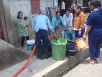 Kemarau Berkepanjangan, PT TeL Kembali Salurkan Bantuan Air Bersih Tahap II ke Desa-Desa Binaan