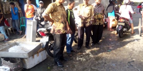 Pipa PDAM Lematang Enim Bocor, Air Meluber Ke Jalan