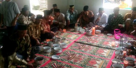 Warga Desa Lambur Gelar Tradisi Makan Sulung Padi