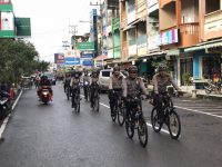 Kapolres Muara Enim Pantau Kamtibmas dan Sapa Warga dengan Bersepeda