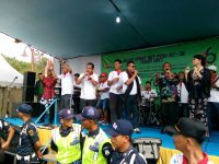 Didi Kempot Hibur Peserta Jalan Sehat HUT PTBA