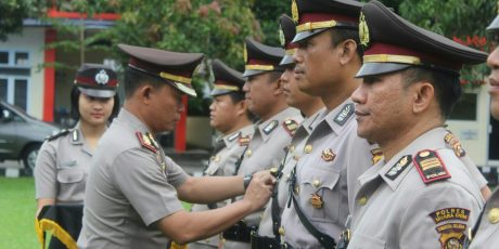 Kapolres Muara Enim Pimpin Sertijab Lima Kapolsek