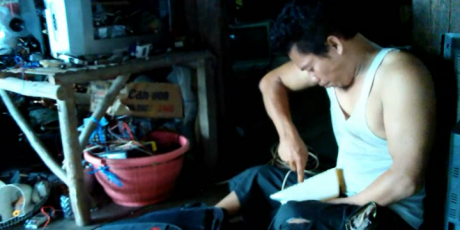 Keterbatasan Fisik Membuat Bangun Adi Selalu Optimis Menjalani Hidup