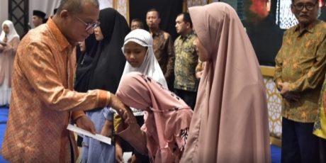 Gelar Halal Bihalal, PT Bukit Asam Santuni 500 Anak Yatim
