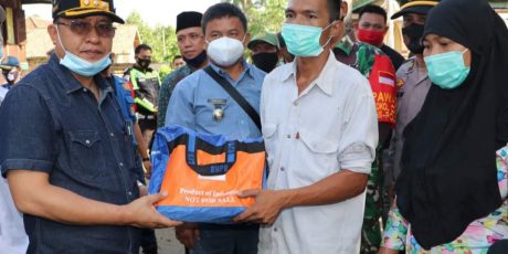 Korban Kebakaran di Desa Tanjung Kecamatan Belimbing Terima Santunan