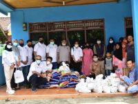 Peringati HPN Ke-75, PWI Muara Enim Berbagi Kepada Kaum Dhuafa