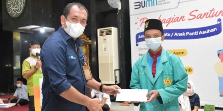 PTBA Santuni 500 Anak Yatim Piatu dan Panti Asuhan
