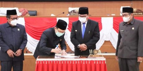 6 Raperda Muara Enim Resmi Ditanda Tangani