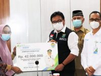 Santunan dan Dana Pensiun Kepada Keluarga Mendiang Sekda Diserahkan