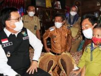 PJ Bupati Muara Enim dan Istri Tengok Bocah Penderita Telesemia