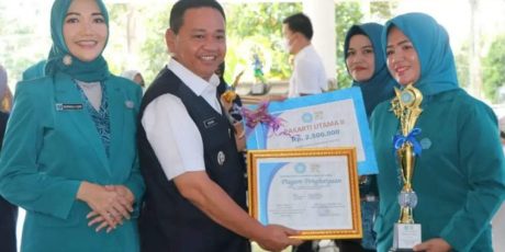 Pj Bupati Muara Enim Bersama Ketua TP PKK Peringati Hari Kesatuan Gerak PKK Ke-50