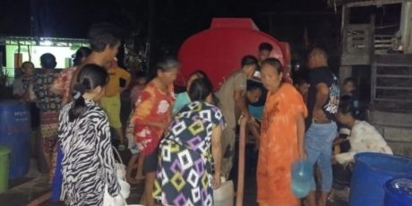 Musim Kemarau, PT TeL Distribusikan Bantuan Air Bersih ke Desa-Desa Disekitar Perusahaan