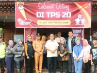 Pastikan Pemilu Berjalan Lancar, Pj. Bupati Muara Enim Tinjau Kesiapan Sejumlah TPS