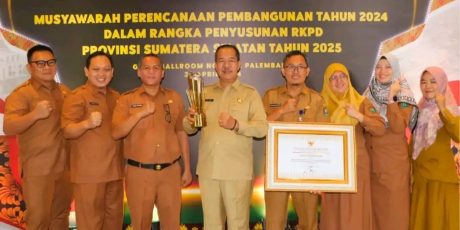 Raih Pencapaian Terbaik dalam Pembangunan Daerah, Pemkab Muara Enim Diganjar Penghargaan