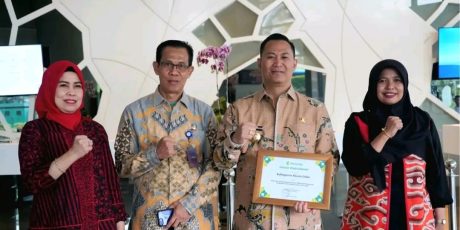 Pj. Bupati Muara Enim Terima Penghargaan Kemenkes RI Berkat Dukung Pengembangan Named dan Nakes