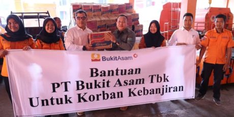 PTBA Gerak Cepat Bantu Korban Banjir di Muara Enim