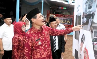 Bupati Muara Enim Hadiri Sedekah Desa dan Resmikan Jembatan Gantung