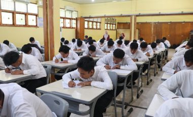 Cetak Mekanik dan Operator Andal, PTBA Gelar Seleksi Psikotes Bersama UT School Cetak Mekanik dan Operator Andal, PTBA Gelar Seleksi Psikotes Bersama UT School