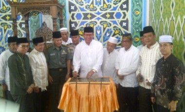 Wabup Nurul Aman Resmikan Masjid Jamik Babussalam Gelumbang