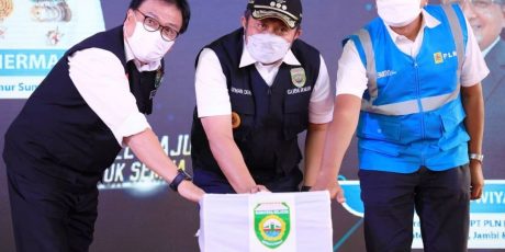 Gubernur Sumsel Bersama Pj Bupati Muara Enim Resmikan Jaringan Listrik PLN di Semende