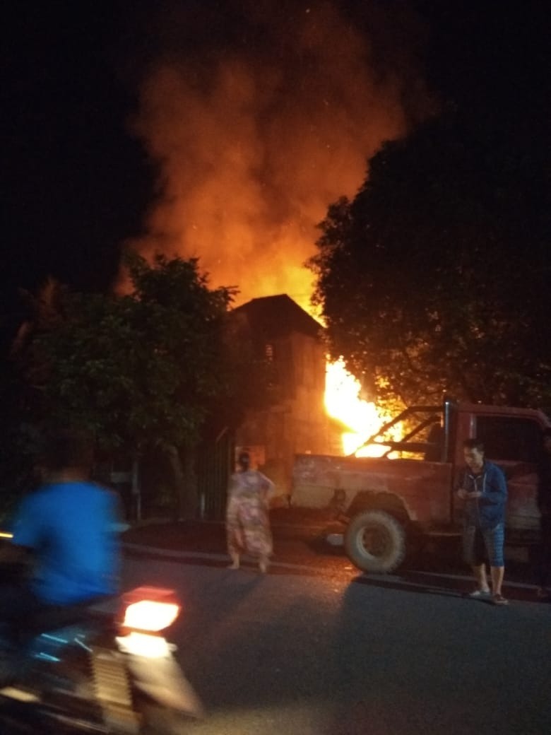 Si Jago Merah Kembali Mengamuk, 4 Rumah Warga di Tungkal Hangus Terbakar