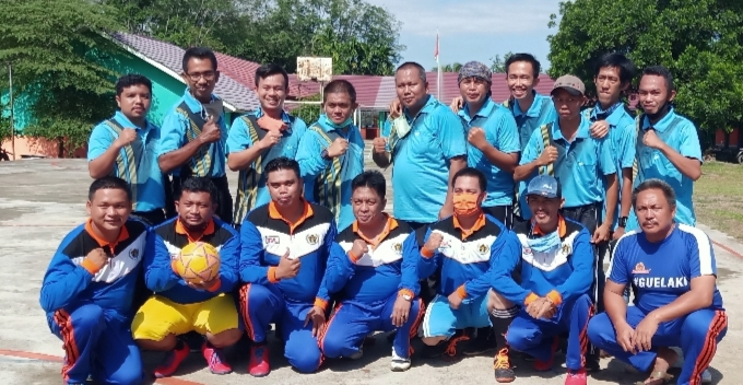 PWI Muara Enim Futsal Bareng SMAN 1 dan SMPN 1 Ujanmas