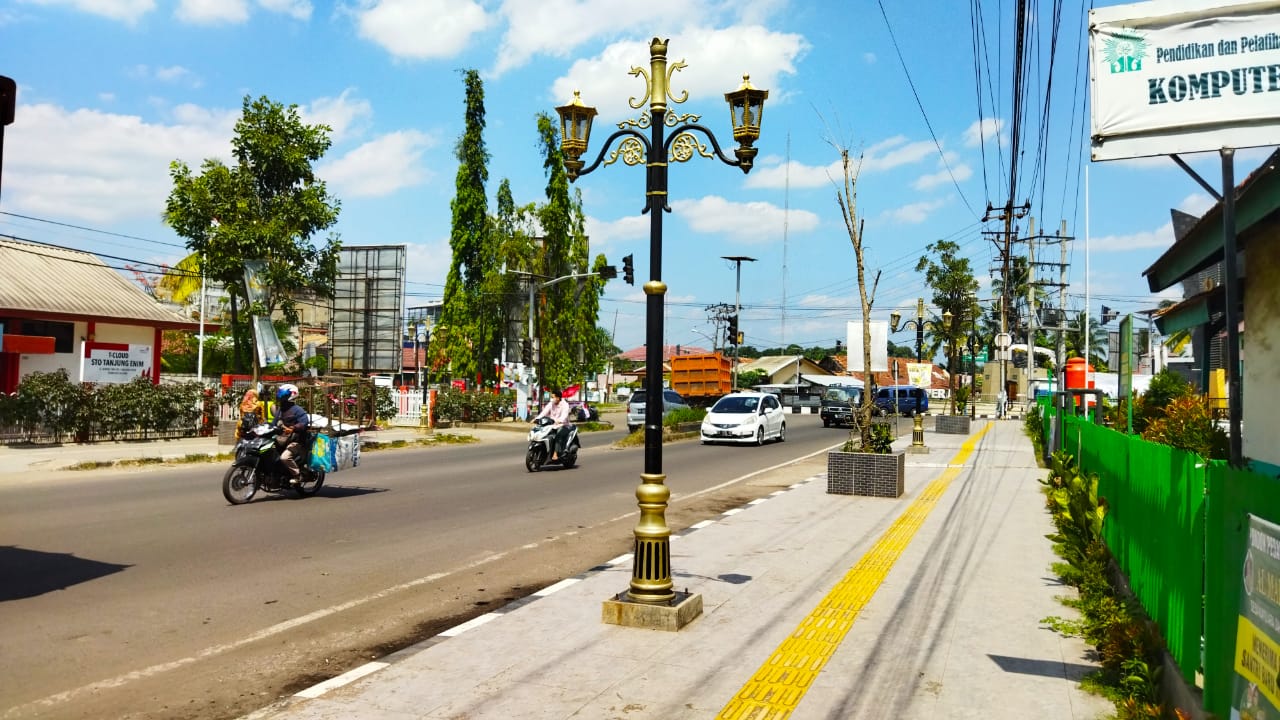 Percantik Kota dan Lindungi Pejalan Kaki, PTBA Bangun Pedestrian Tanjung Enim