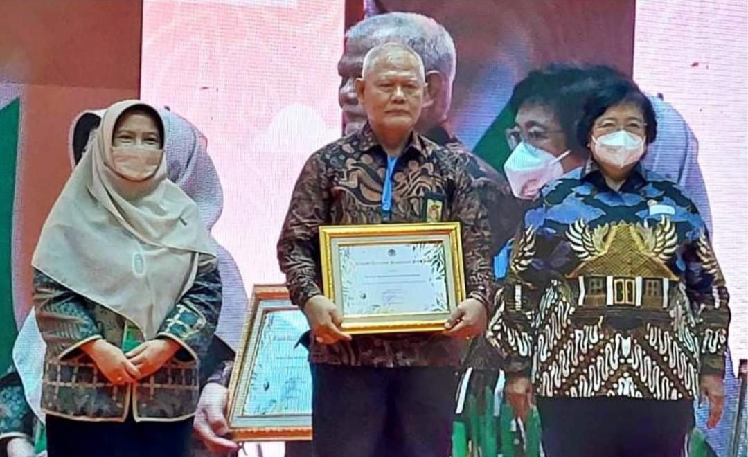 Pj Bupati Muara Enim Raih Penghargaan Pembina Proklim Nasional 2022