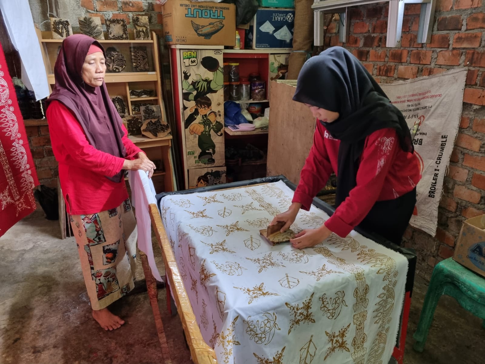 Bermula dari Gudang, UMK Batik Binaan PTBA Sukses Naik Kelas