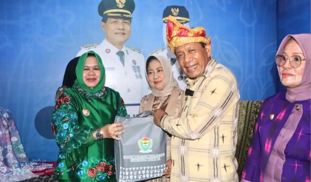 Kriya Muara Enim Laris di Wakatobi WAVE 2025, Batik Petule Diboyong Turis Prancis